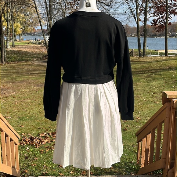 NWT Pretty Garden adorable loose pleated dress S-M - Picture 6 of 12